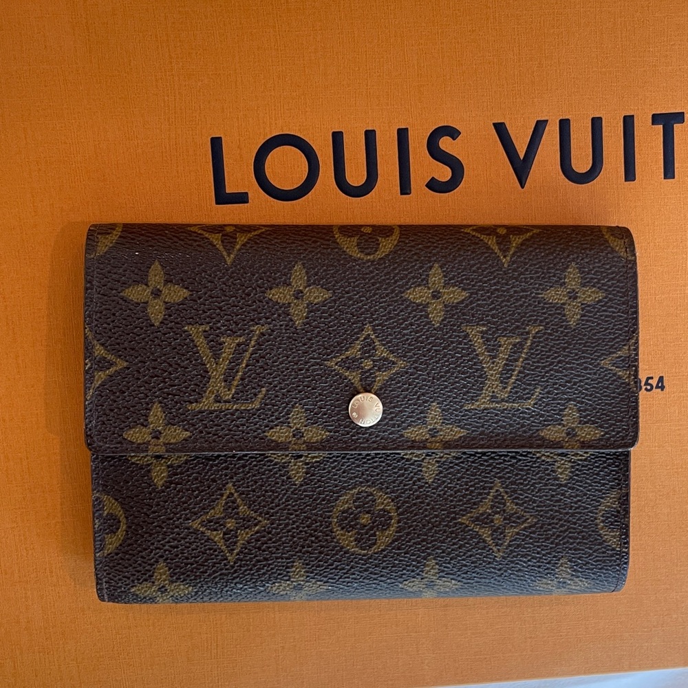 Louis Vuitton Monogram Porte Tressor Wallet